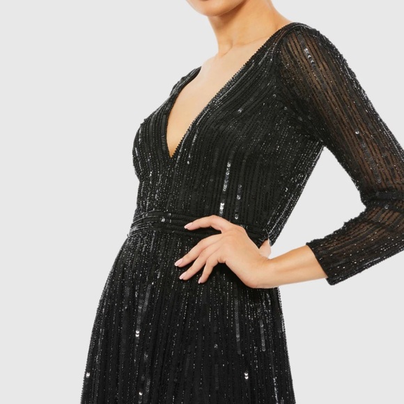 Mac Duggal sequined V neck illusion sleeve A line Gown Size 2 NWT 4977 - Picture 5 of 14